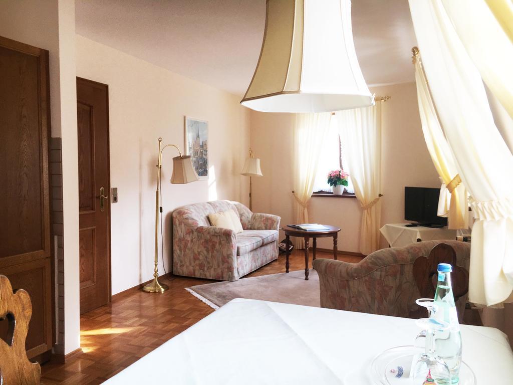 Hotel Krone Laudenbach  Exteriér fotografie