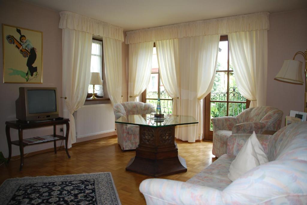 Hotel Krone Laudenbach  Pokoj fotografie